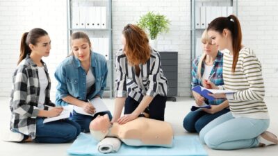 Recommended depth of compressions and rate in CPR